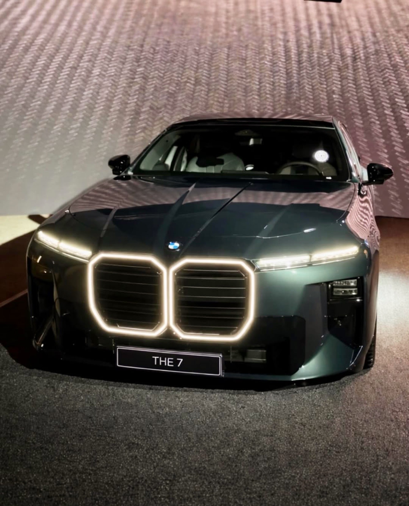 Hình ảnh BMW 7-Series bản facelift bị rò rỉ