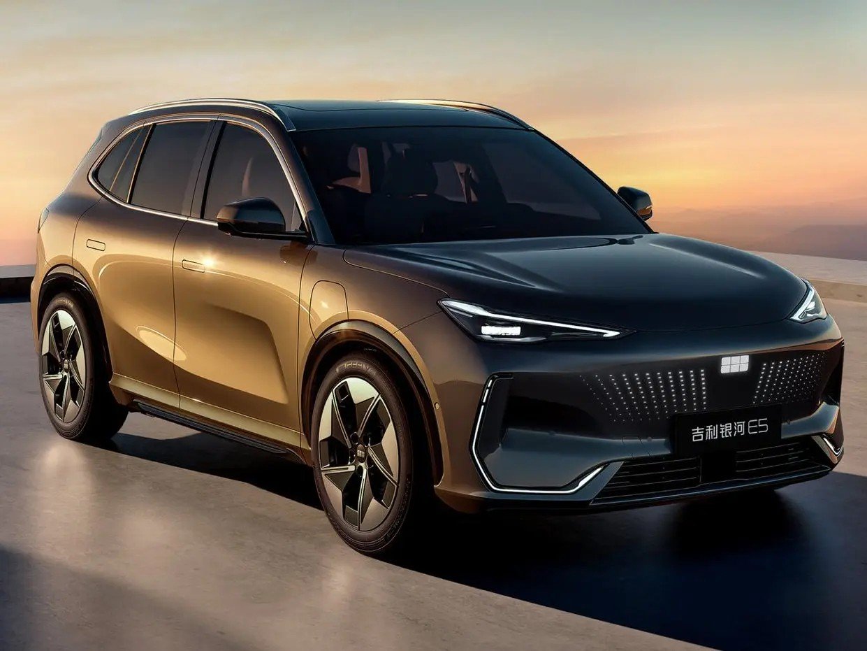 Geely đặt mục tiêu vượt BYD để trở thành thương hiệu xe bán chạy nhất Trung Quốc 2026 Mẫu SUV điện Geely Galaxy E5