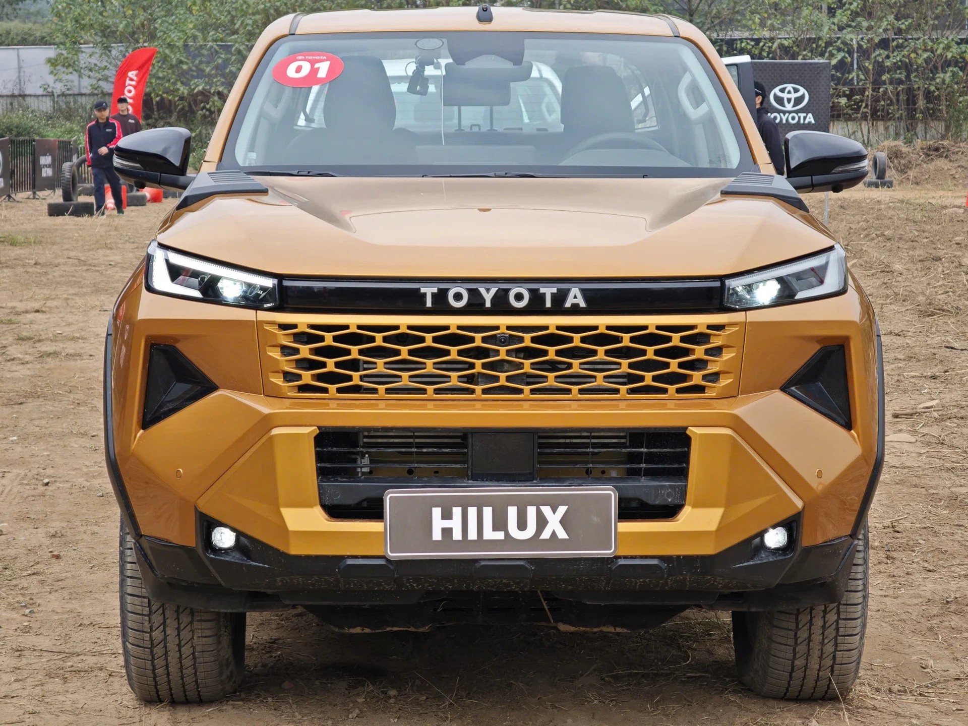 Toyota Hilux là một trong những mẫu xe bán tải rất được ưa chuộng tại Việt Nam trong những năm gần đây