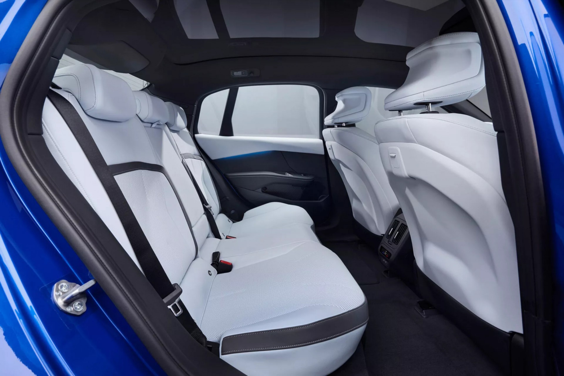 Hàng ghế sau của BMW i3 2027