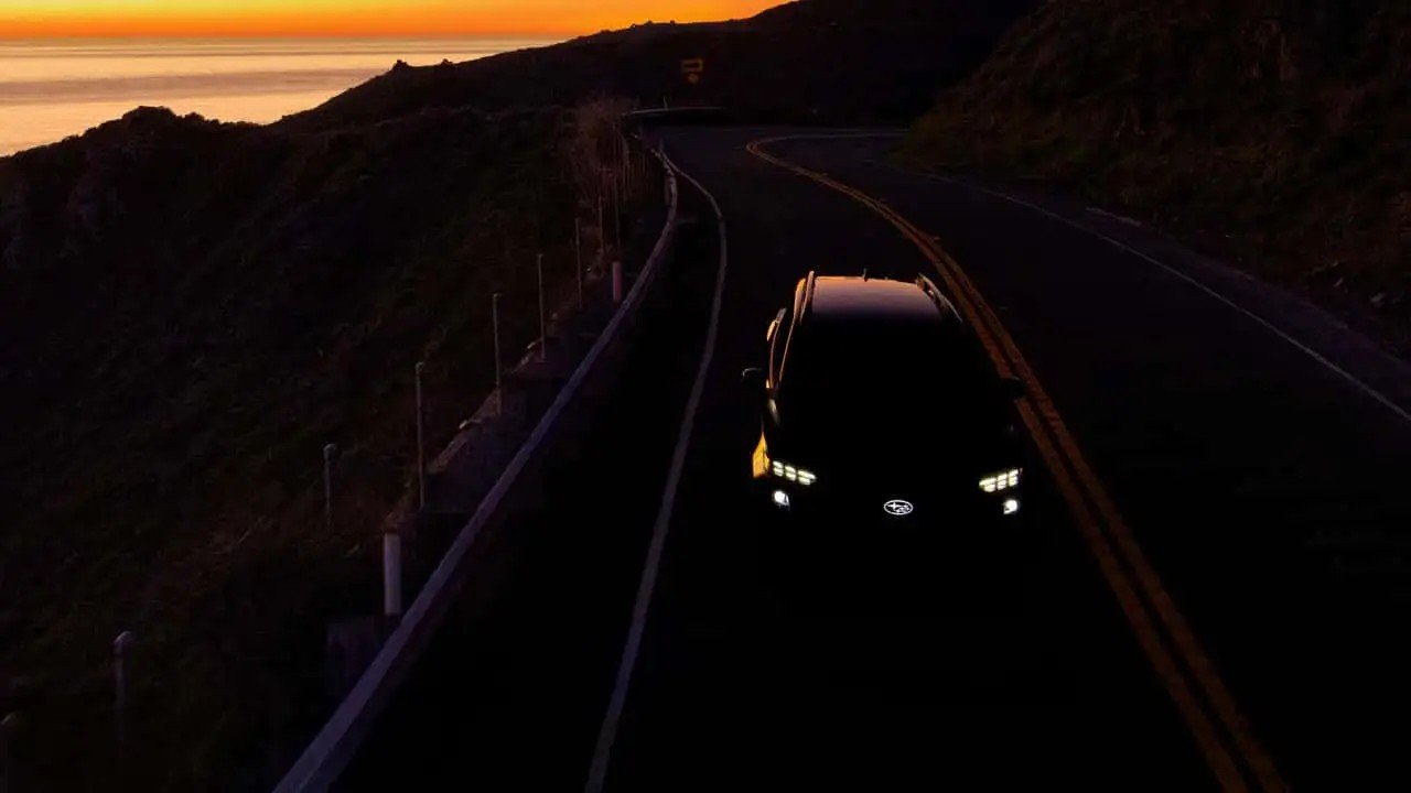 Hé lộ hình ảnh đầu tiên về SUV điện Subaru mới sẽ ra mắt trong tuần tới