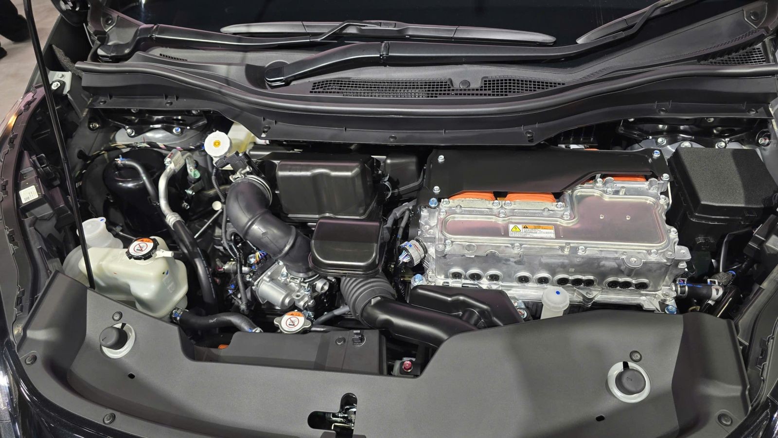 Mitsubishi Xpander Cross hybrid 2026 lộ diện tại Thái Lan