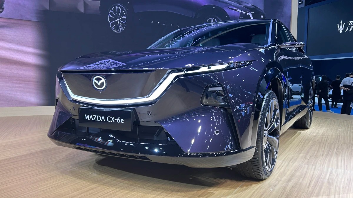 Phía trước của Mazda CX-6e