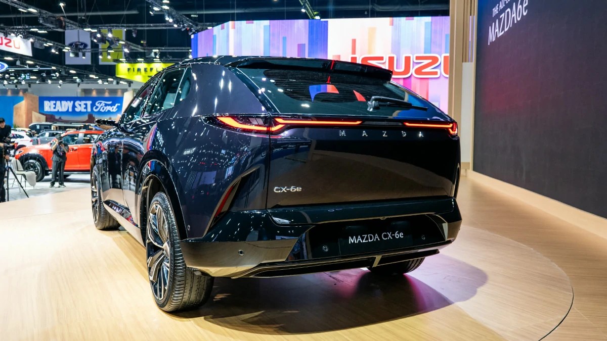 Mazda CX-6e cuối cùng đã trình diện ở Đông Nam Á, liệu có sớm về Việt Nam? Phía sau của Mazda CX-6e