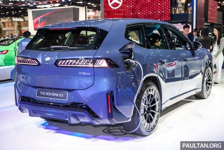 SUV điện BMW iX3 thế hệ mới ra mắt Đông Nam Á: Sạc siêu nhanh, chạy 805 km/sạc