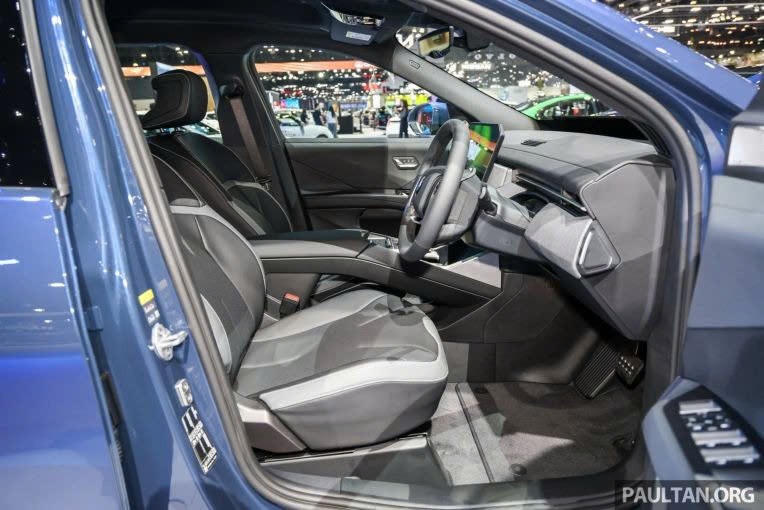 SUV điện BMW iX3 thế hệ mới ra mắt Đông Nam Á: Sạc siêu nhanh, chạy 805 km/sạc