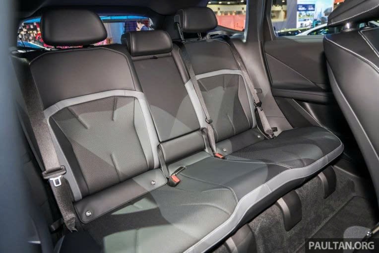 SUV điện BMW iX3 thế hệ mới ra mắt Đông Nam Á: Sạc siêu nhanh, chạy 805 km/sạc