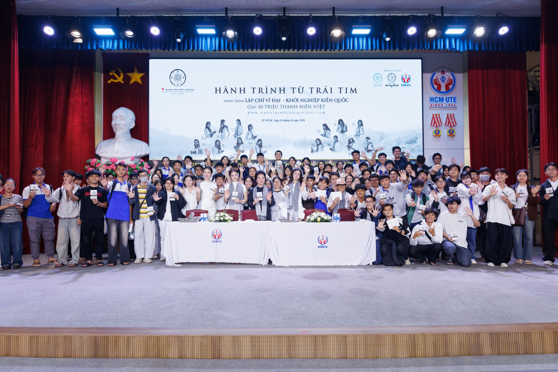 Dàn siêu xe và SUV tiếp tục chinh phục 5.000 km cùng 