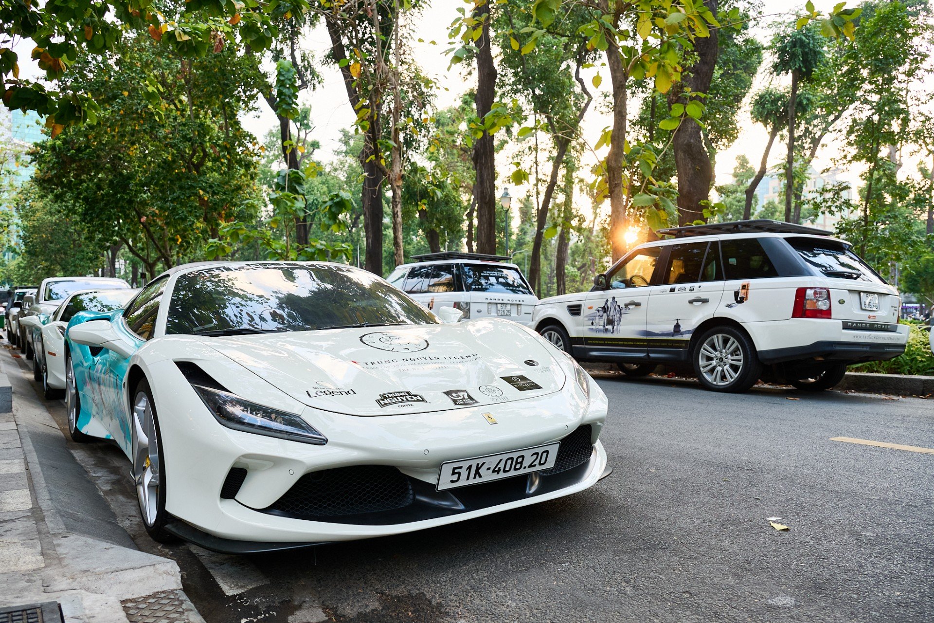 Dàn siêu xe và SUV tiếp tục chinh phục 5.000 km cùng "Hành trình Từ Trái tim 2026"