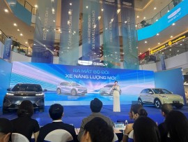 Bộ đôi năng lượng mới Geely EX5 EM-i và Geely EX2 trình làng