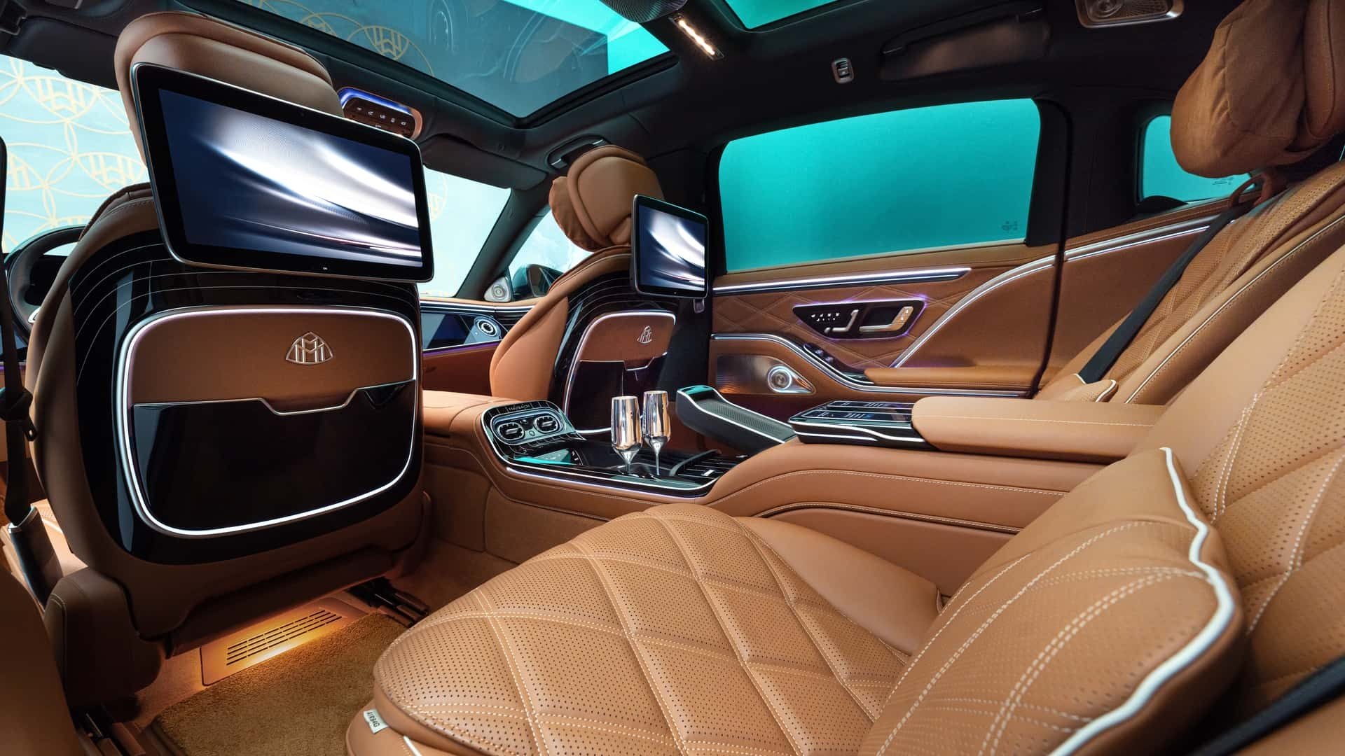 Góc nhìn nội thất từ phía sau của Mercedes-Maybach S-Class 2027