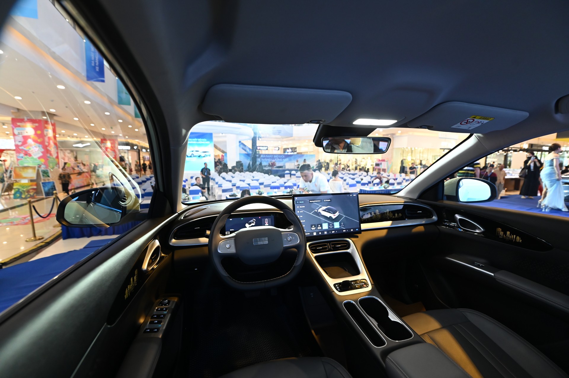 Bộ đôi năng lượng mới Geely EX5-EM-i và Geely EX2 trình làng