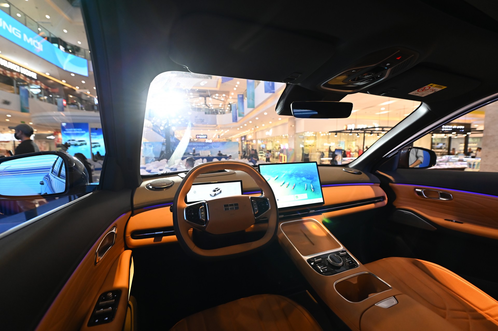 Bộ đôi năng lượng mới Geely EX5 EM-i và Geely EX2 trình làng