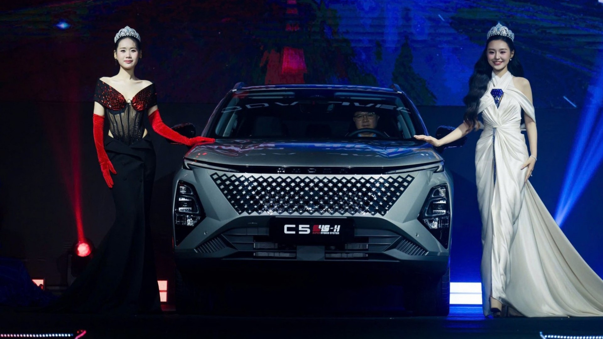 Omoda C5 SHS H ra mắt Việt Nam với giá gây sốc