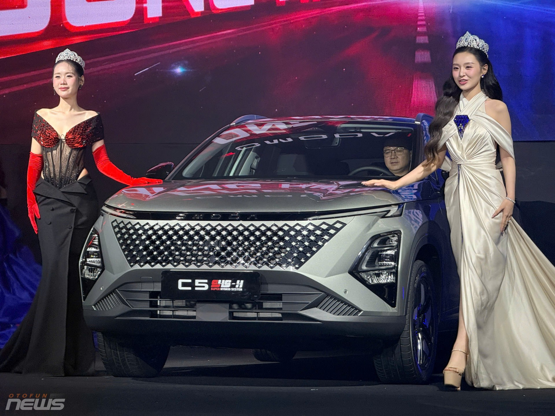 Omoda C5 SHS H ra mắt Việt Nam với giá gây sốc