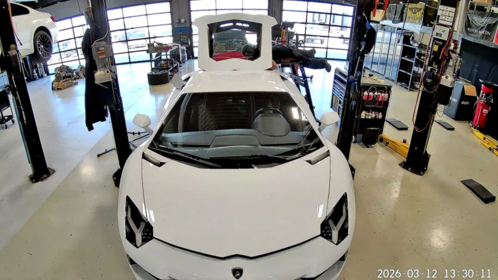 Chủ Lamborghini Aventador tiết kiệm hơn 1.000 USD nhờ linh kiện Ford Chủ Lamborghini Aventador tiết kiệm hơn 1.000 USD nhờ linh kiện Ford