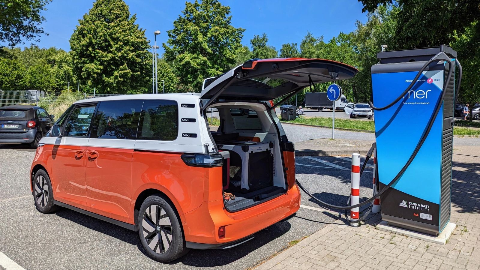 Volkswagen triệu hồi gần 100.000 xe điện vì lỗi pin