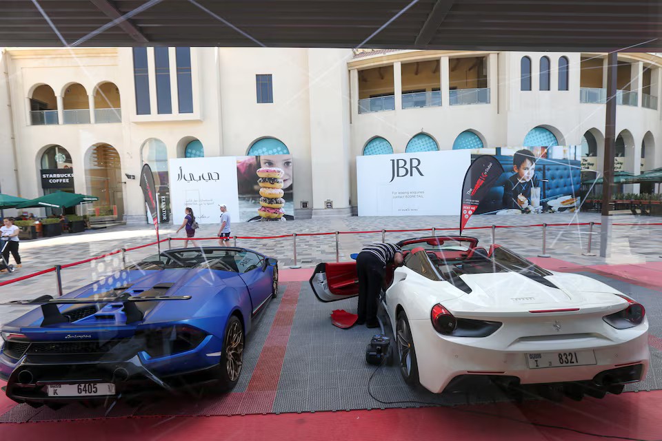 Xung đột Iran làm lung lay mỏ vàng lợi nhuận của các hãng xe siêu sang tại Trung Đông