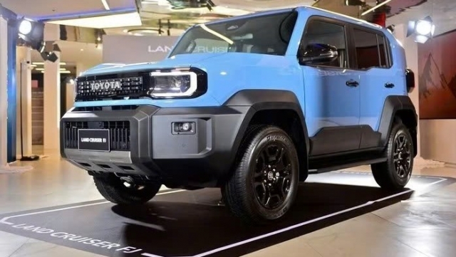 Các đại lý bắt đầu nhận đặt cọc mẫu Toyota Land Cruiser FJ, giá ngang với Fortuner