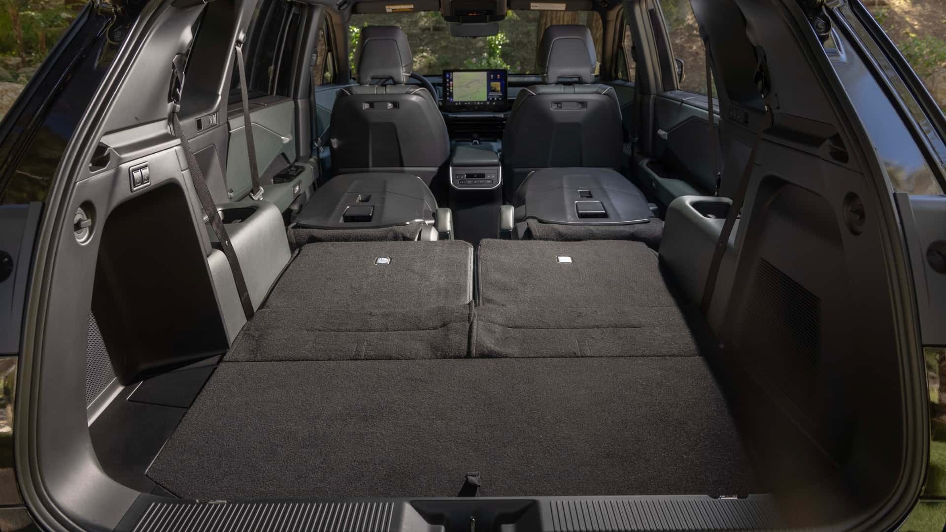 SUV điện ba hàng ghế Subaru Getaway 2027 chính thức ra mắt Không gian chứa hành lý của Subaru Getaway 2027