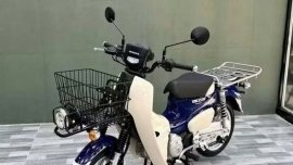 Xe số 110 cc Honda Cub huyền thoại bán ở Việt Nam, giá gây sốc