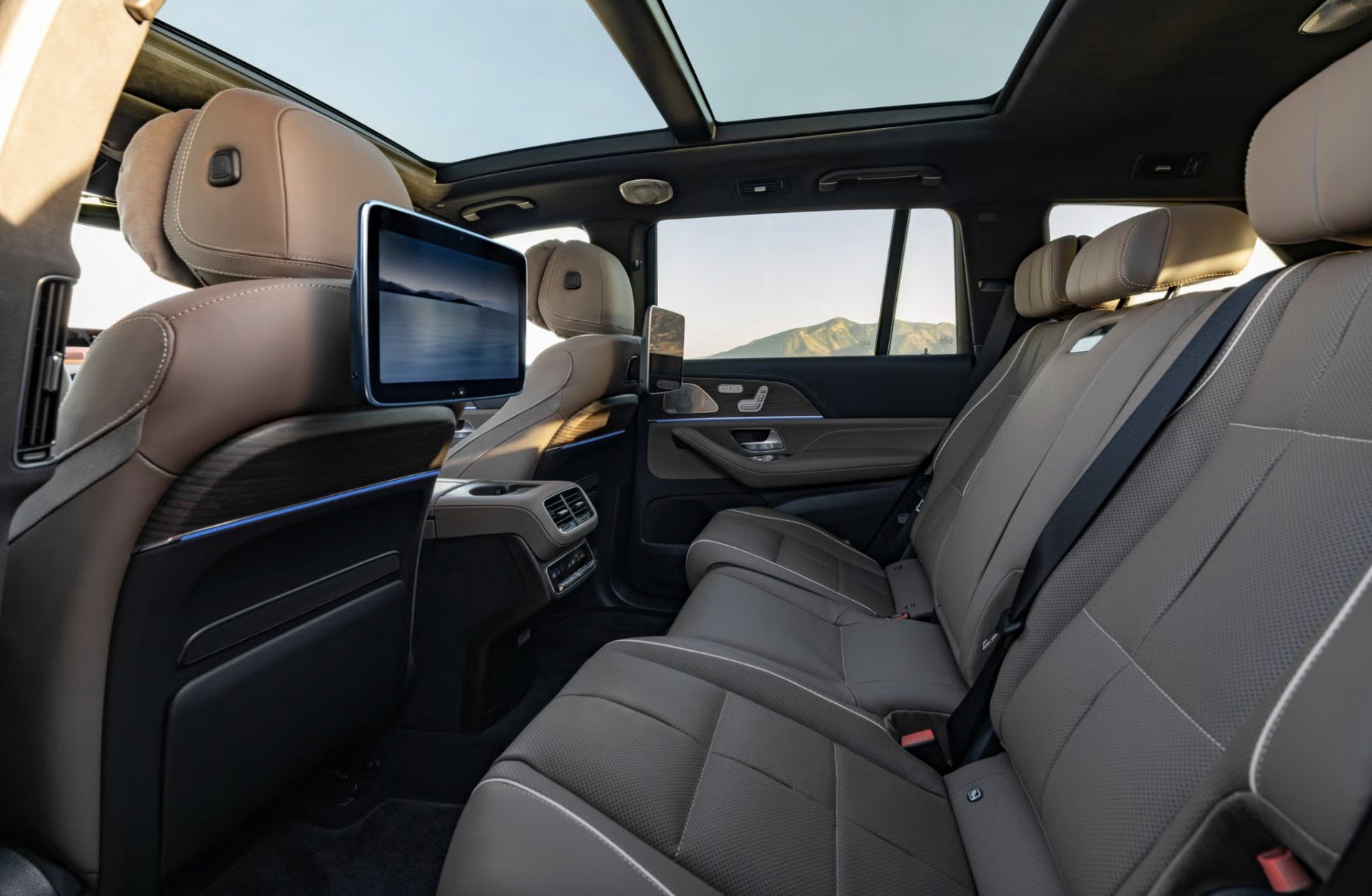 Mercedes-Benz nâng cấp GLE và GLS, thêm 3.000 chi tiết mới