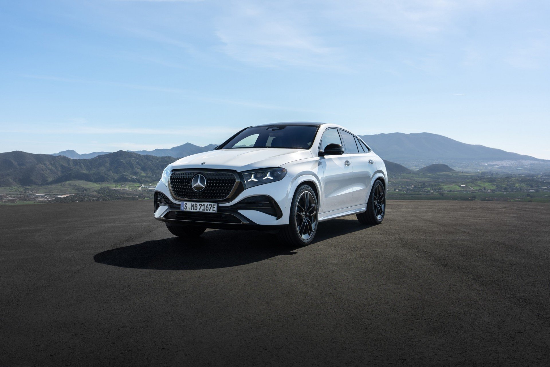 Mercedes-Benz nâng cấp GLE và GLS, thêm 3.000 chi tiết mới