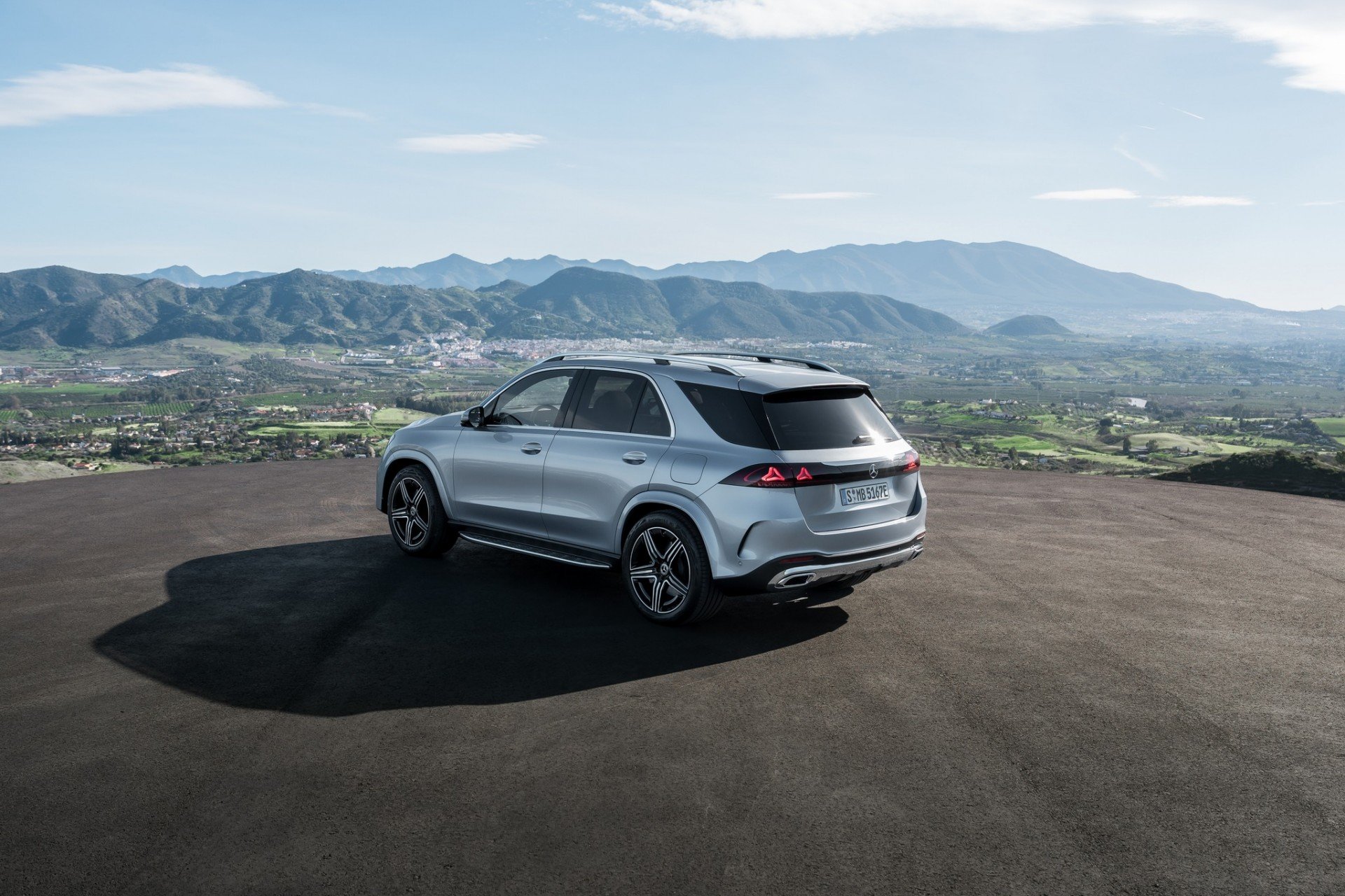 Mercedes-Benz nâng cấp GLE và GLS, thêm 3.000 chi tiết mới