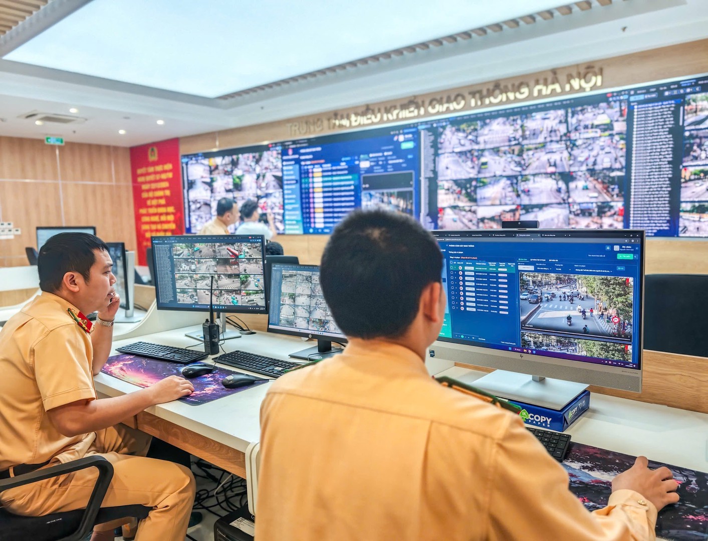 Tăng cường ứng dụng camera AI xử lý “phạt nguội” vi phạm dừng, đỗ xe sai quy định tại Hà Nội