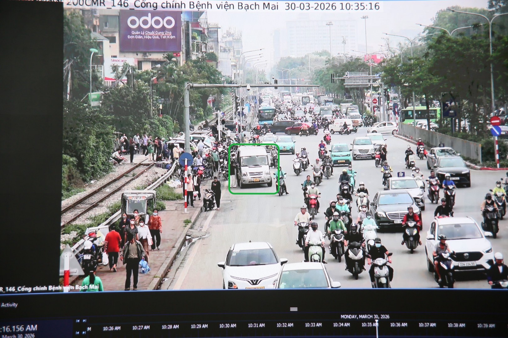 Tăng cường ứng dụng camera AI xử lý “phạt nguội” vi phạm dừng, đỗ xe sai quy định tại Hà Nội