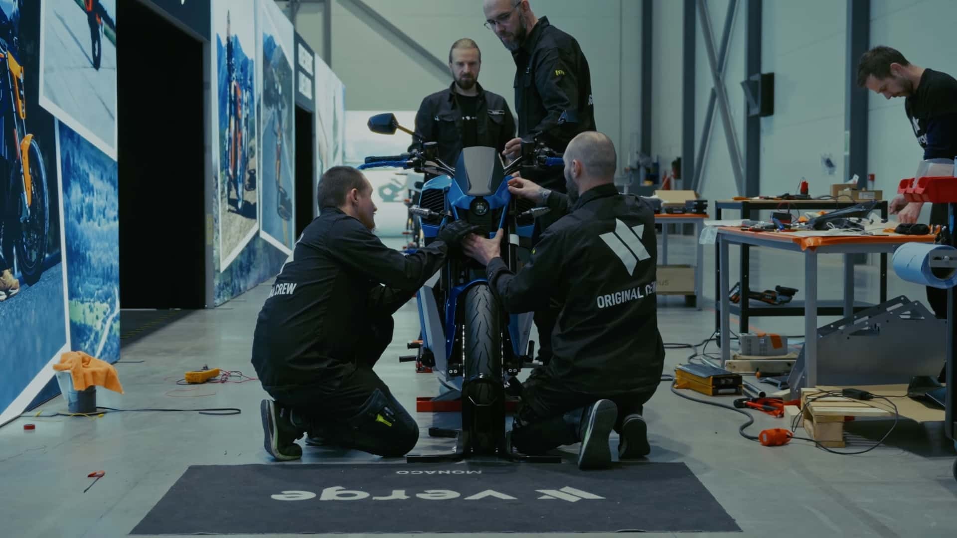 Xe mô tô điện trang bị pin thể rắn đầu tiên trên thế giới đi vào sản xuất bất chấp những hoài nghi Những công bố từ Verge Motorcycles là rất ấn tượng nhưng vẫn cần kiểm chứng thực tế độc lập