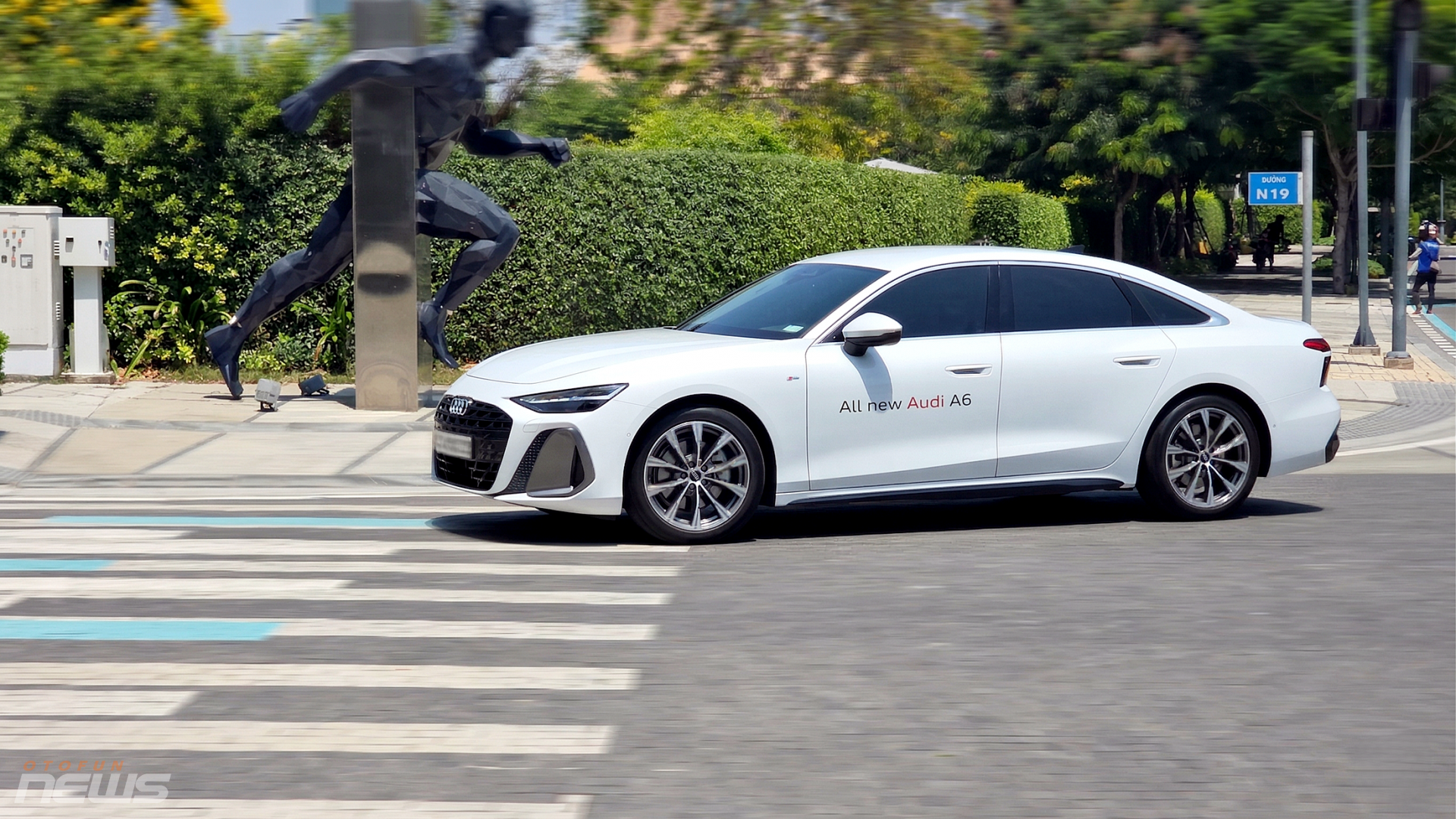 Audi A6 có gì nổi bật trong nhóm sedan hạng sang dưới 3 tỷ đồng? Audi A6 có gì nổi bật trong nhóm sedan hạng sang dưới 3 tỷ đồng?