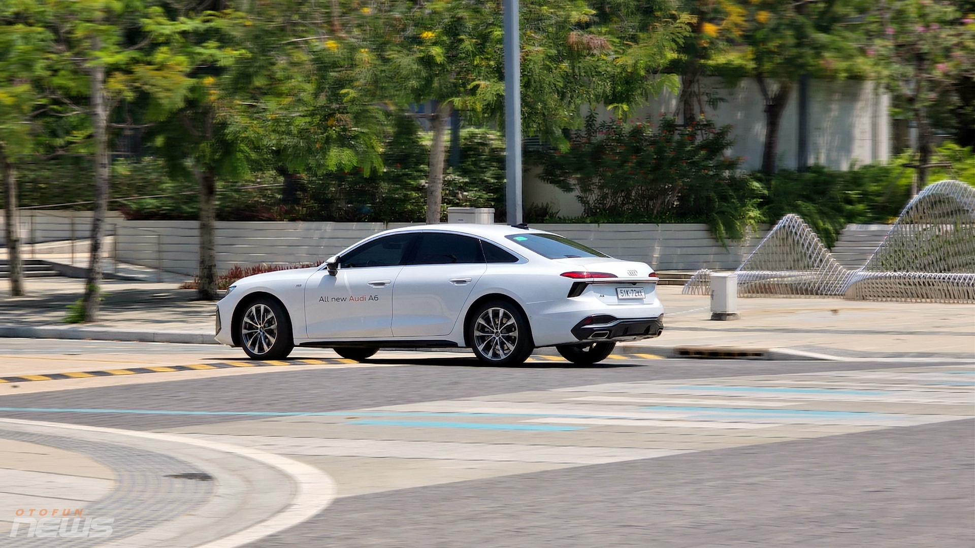 Audi A6 có gì nổi bật trong nhóm sedan hạng sang dưới 3 tỷ đồng? Audi A6 có gì nổi bật trong nhóm sedan hạng sang dưới 3 tỷ đồng?