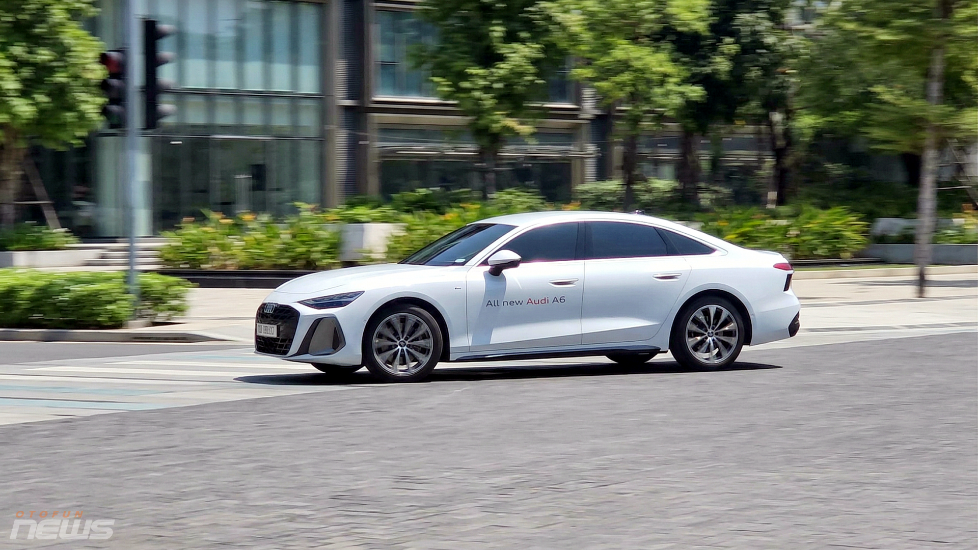 Audi A6 có gì nổi bật trong nhóm sedan hạng sang dưới 3 tỷ đồng? Audi A6 có gì nổi bật trong nhóm sedan hạng sang dưới 3 tỷ đồng?