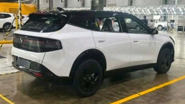 VinFast để lộ thiết kế một mẫu xe mới, có thể là VF 7 nâng cấp