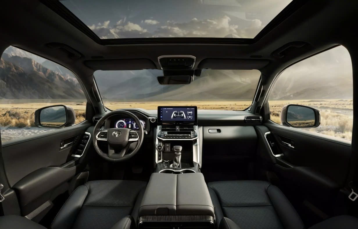 Toyota Land Cruiser LC300 hybrid nhận đặt cọc tại Việt Nam