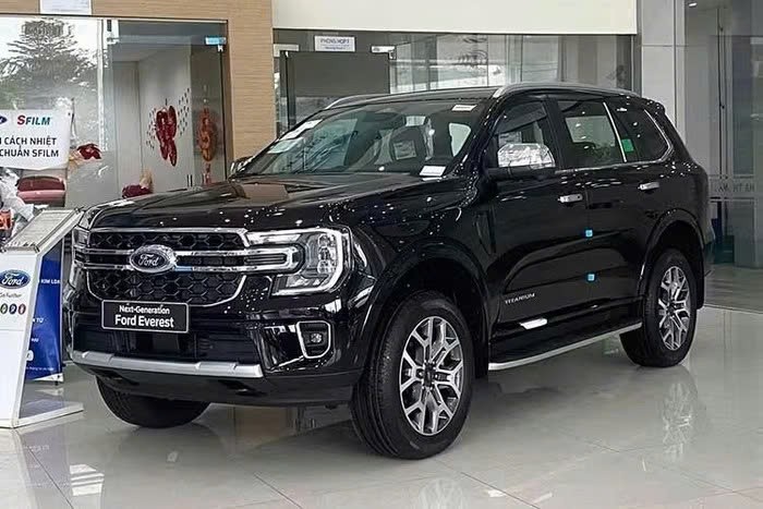 Ford Everest động cơ xăng EcoBoost 2.3L sắp bán tại Việt Nam