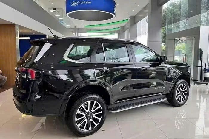 Ford Everest động cơ xăng EcoBoost 2.3L sắp bán tại Việt Nam