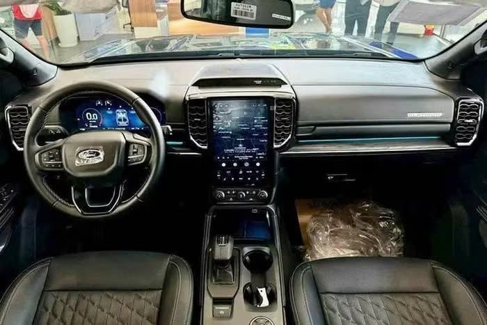 Ford Everest động cơ xăng EcoBoost 2.3L sắp bán tại Việt Nam