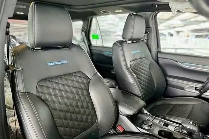 Ford Everest động cơ xăng EcoBoost 2.3L sắp bán tại Việt Nam