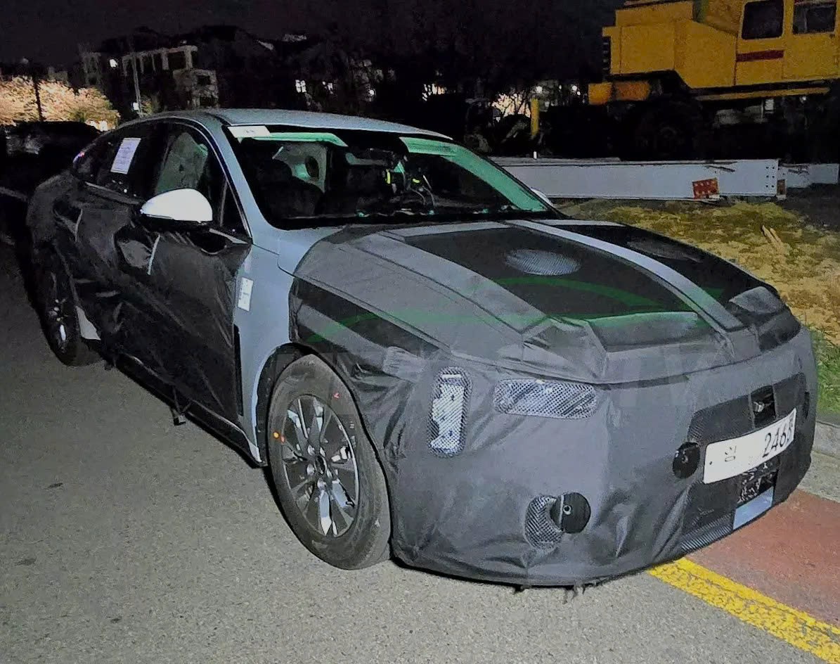 Kia K5 mới lộ diện tại Hàn Quốc