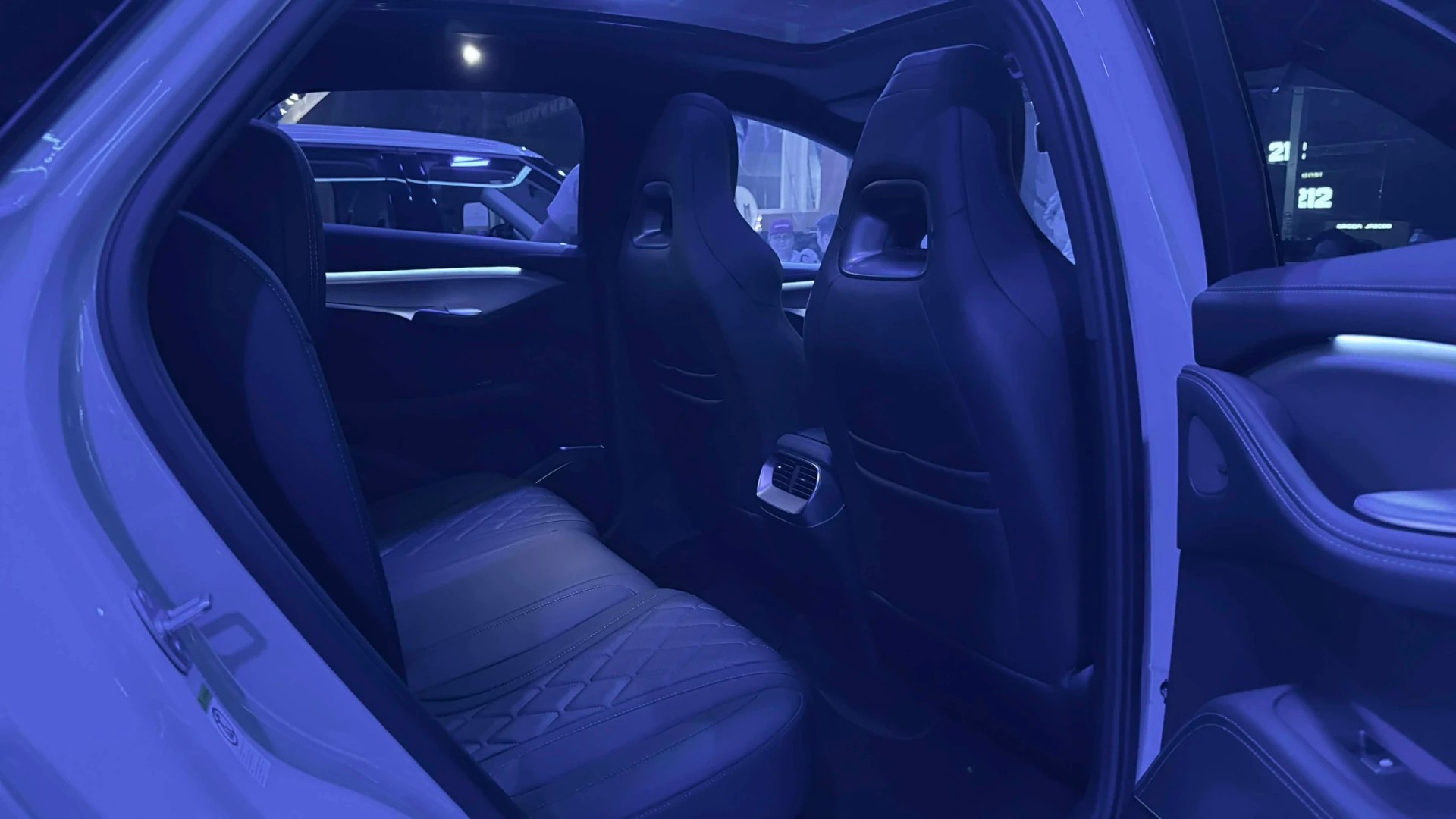 Hàng ghế sau của BYD Sealion 7