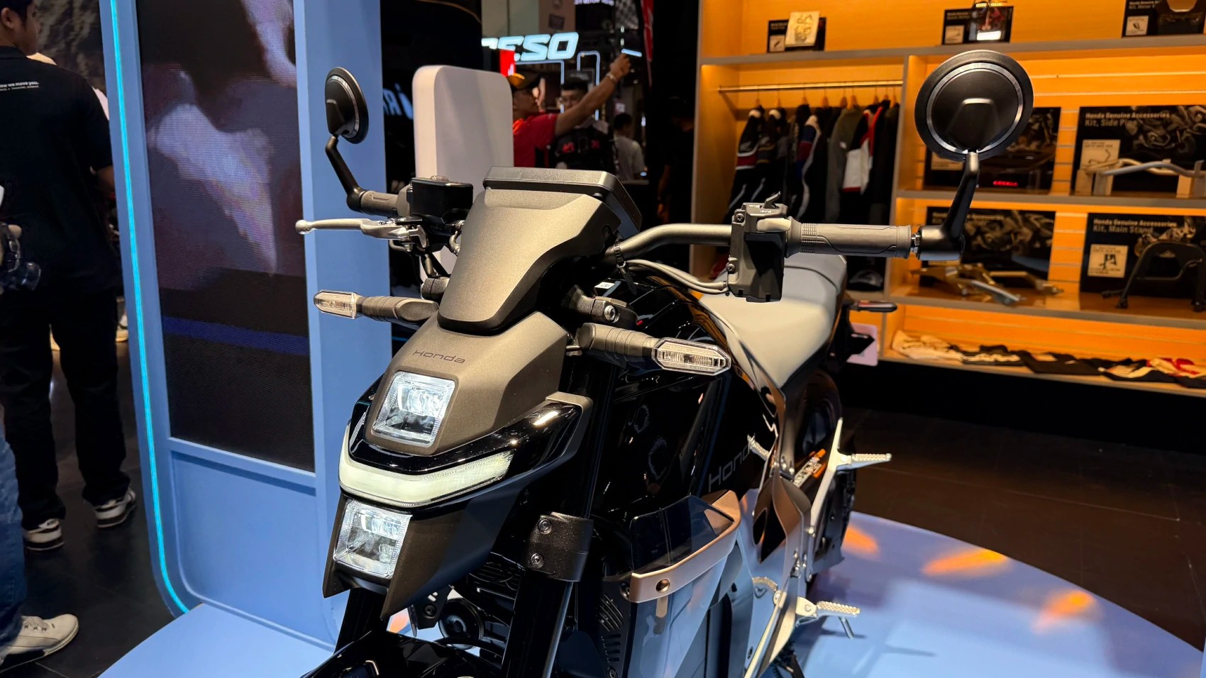 Phần đầu của Honda WN7