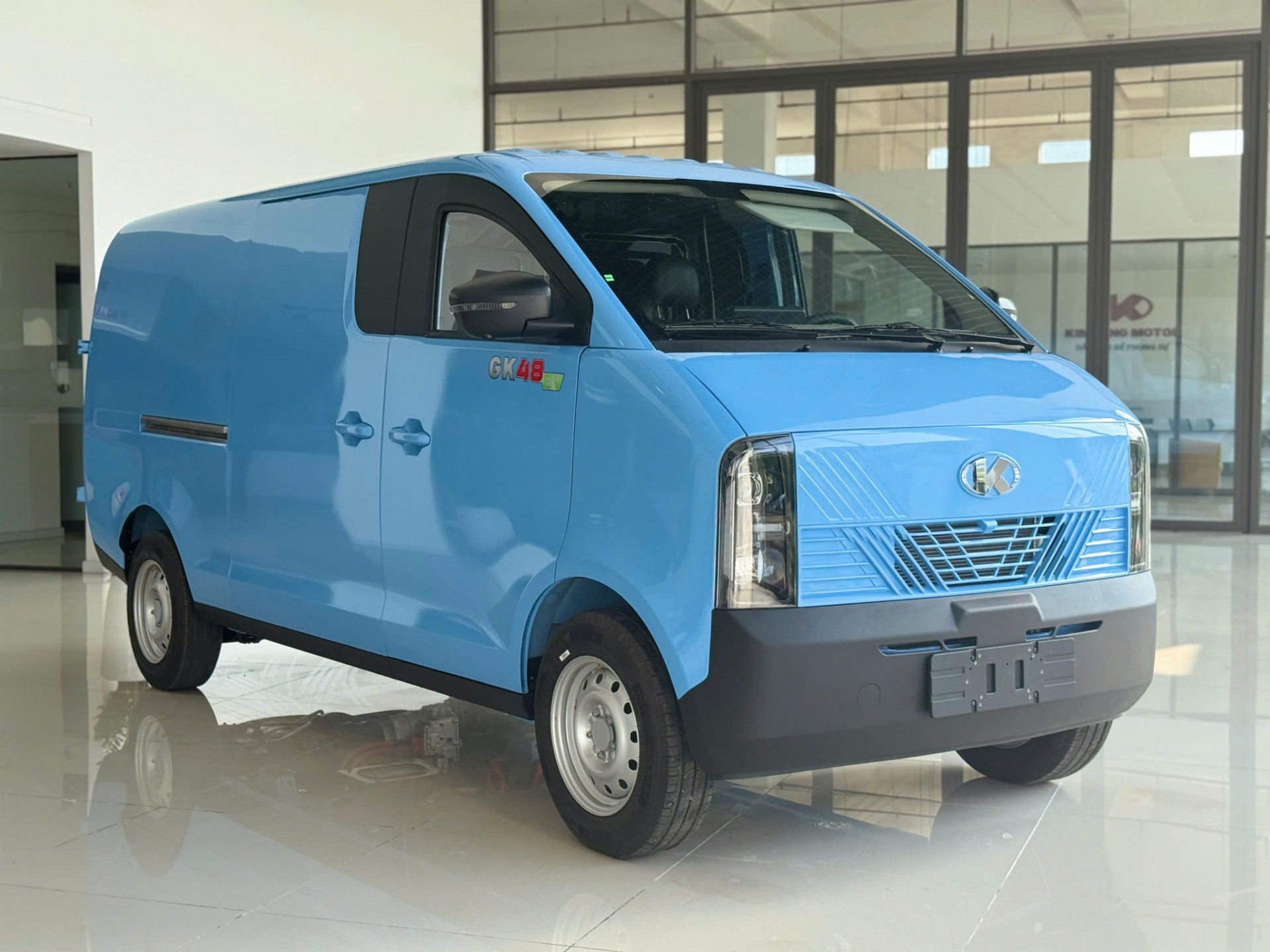 Xe tải van điện Kim Long GK48 EV ra mắt, giá từ 490 triệu đồng