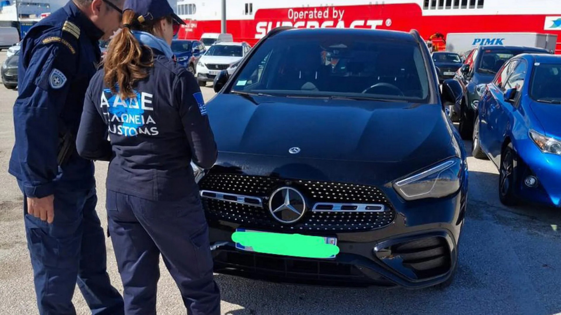 Nhờ camera AI, đất nước này thu giữ hàng trăm siêu xe và xe sang bất hợp pháp Nhờ camera AI, đất nước này thu giữ hàng trăm siêu xe và xe sang bất hợp pháp