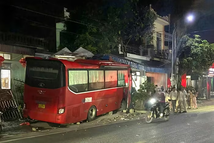 Tổng hợp tin tức tai nạn giao thông mới nhất ngày hôm nay 17/4/2026