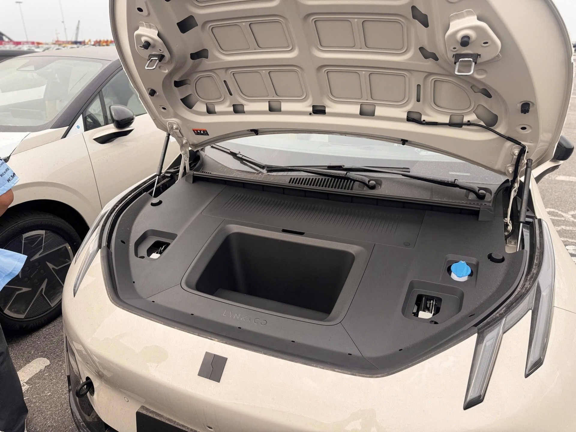 Cận cảnh Lynk & Co 02 cập bến Việt Nam