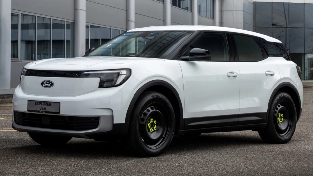 Ford Explorer EV 'lột xác' thành xe tải điện tại châu Âu