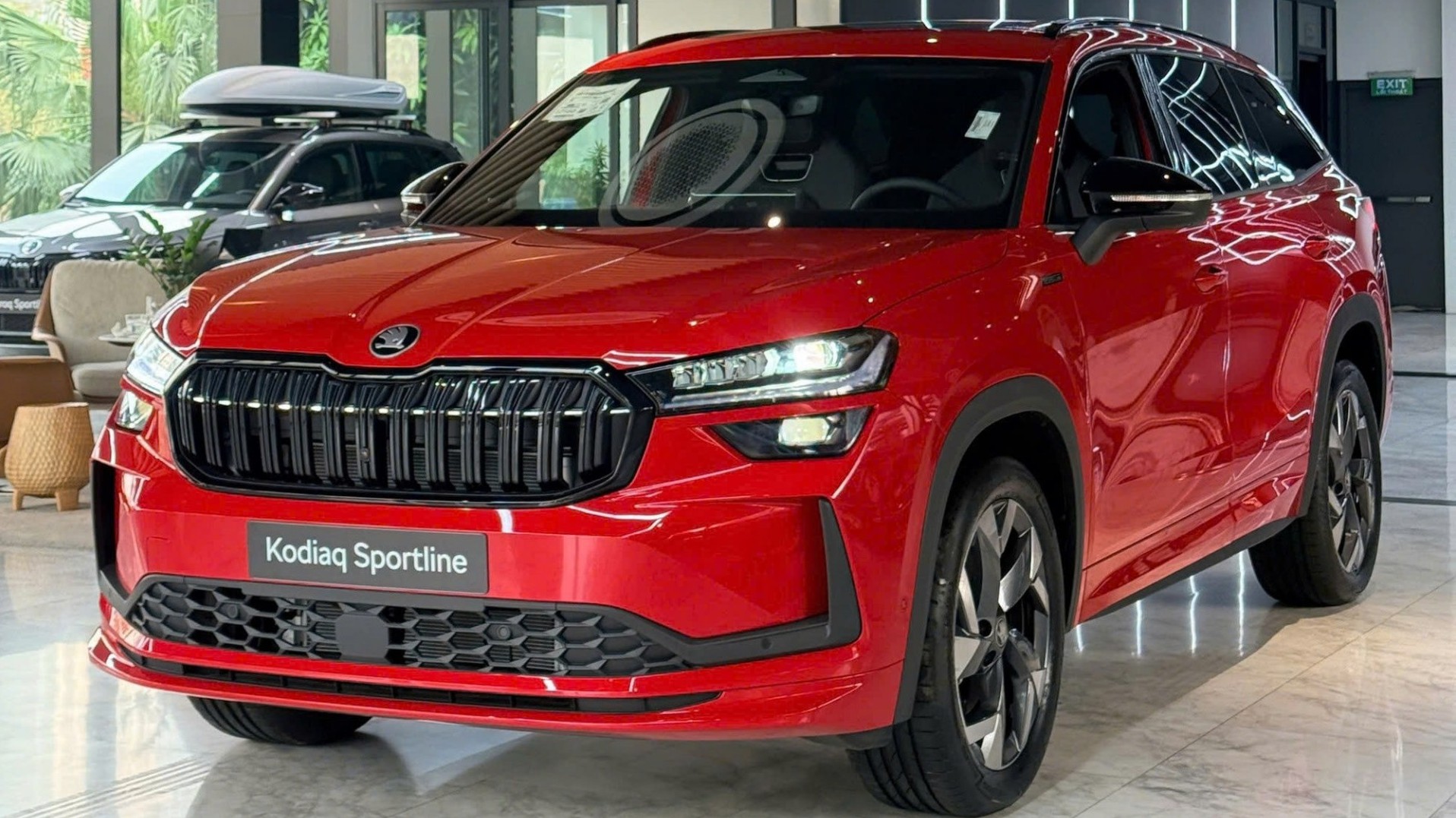 Skoda Kodiaq 2026 về đại lý tại Việt Nam, giá từ 1,628 tỷ đồng, full ADAS