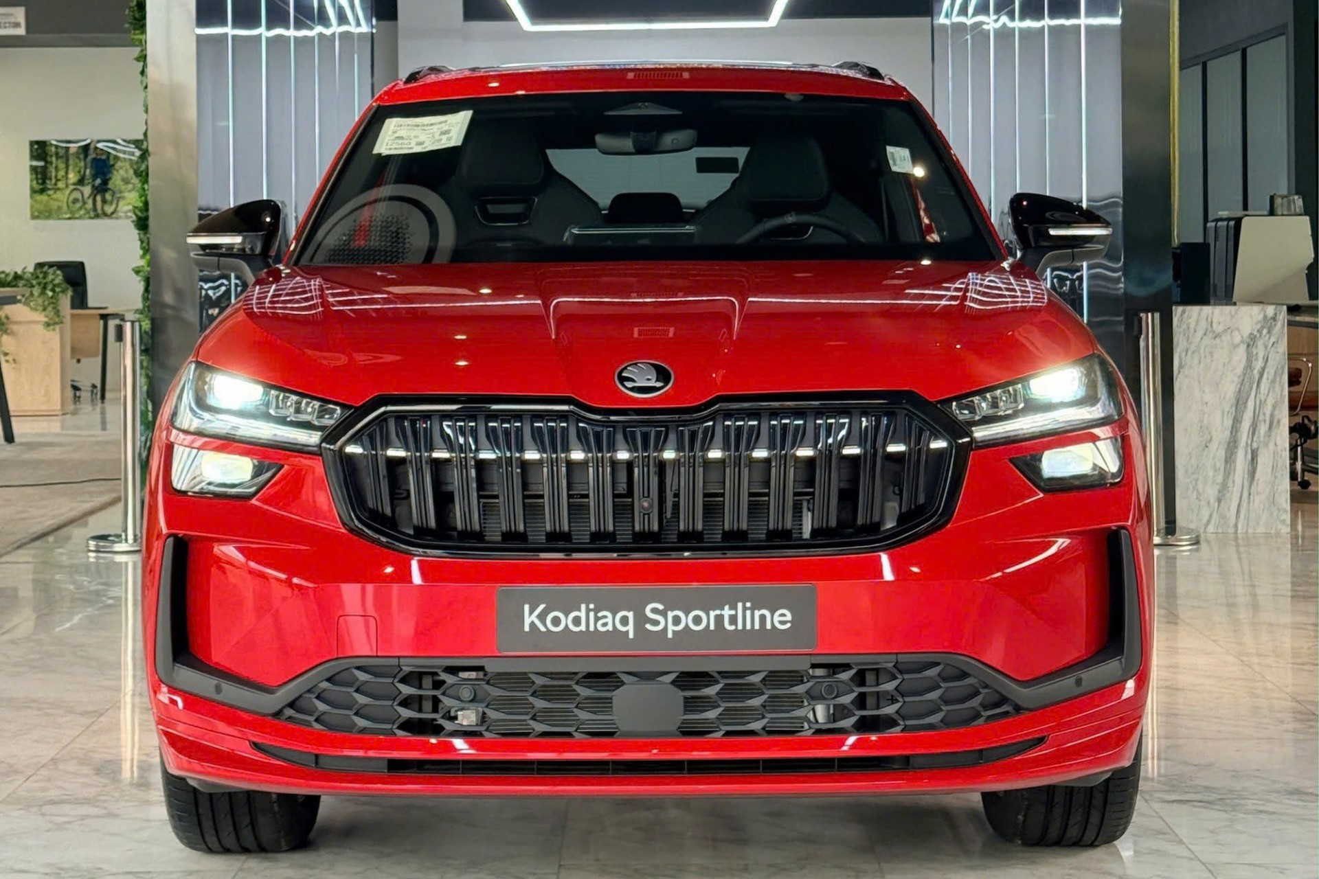Skoda Kodiaq 2026 về đại lý tại Việt Nam, giá từ 1,628 tỷ đồng, full ADAS